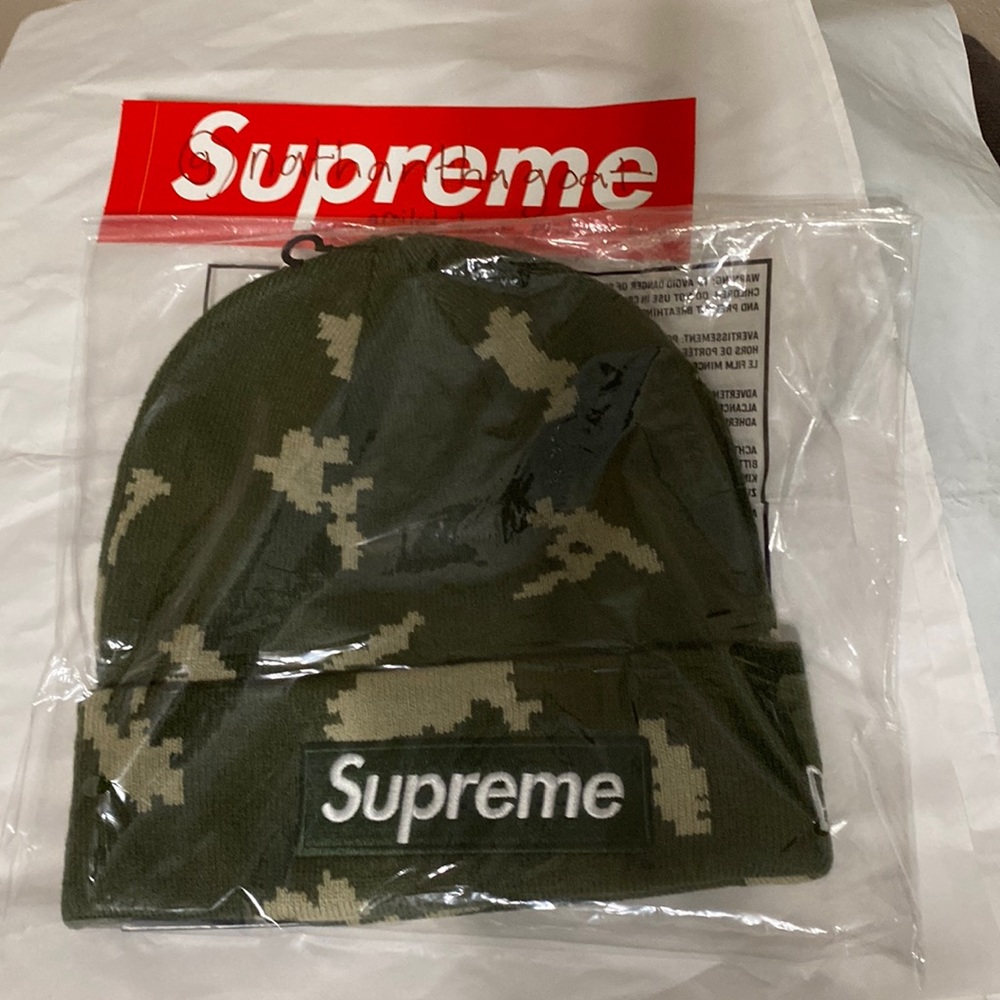 Supreme x New Era Box Logo Beanie “olive russian camo”